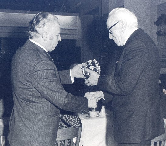 Ed. Juncker (l) an Eugène Simon
